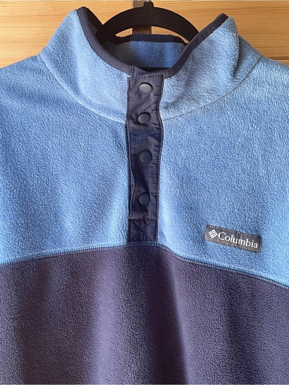 Columbia Two-Tone Light Blue and Navy Snap Pullover Fleece XXL